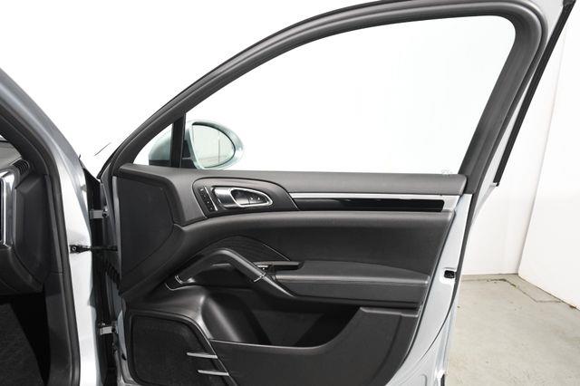 2016 Porsche Cayenne UTILITY photo