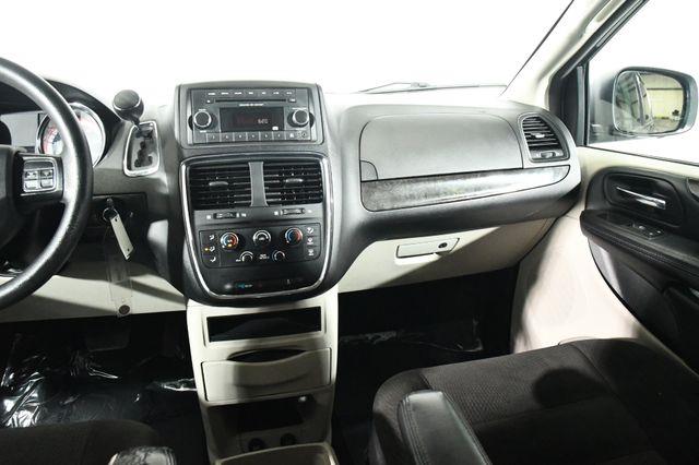 2016 Dodge Grand Caravan SE photo