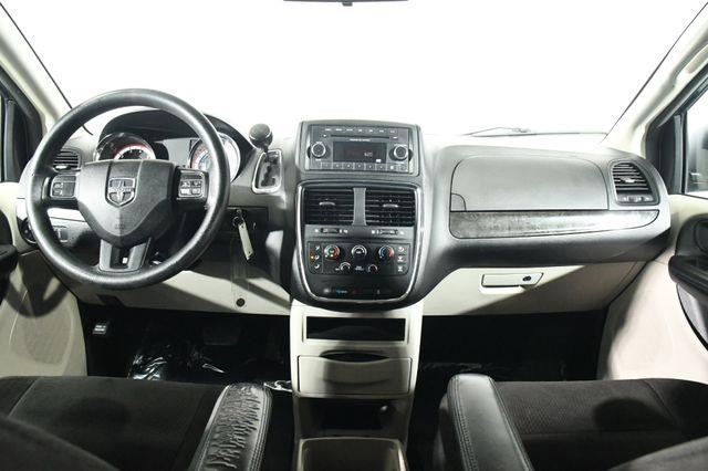 2016 Dodge Grand Caravan SE photo