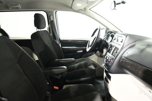 2016 Dodge Grand Caravan SE photo