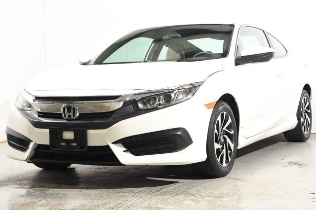 The 2016 Honda Civic LX photos