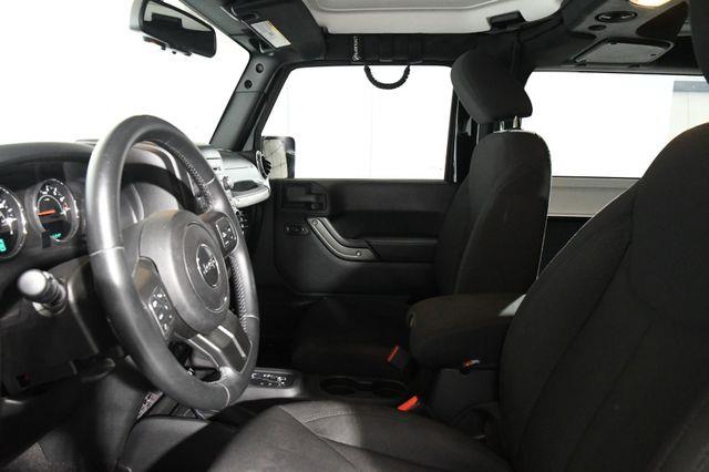 2015 Jeep Wrangler 4WD 2dr Willys Wheeler photo