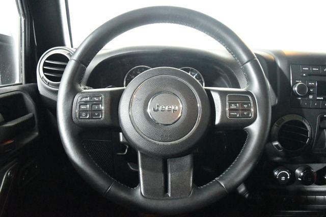 2015 Jeep Wrangler 4WD 2dr Willys Wheeler photo