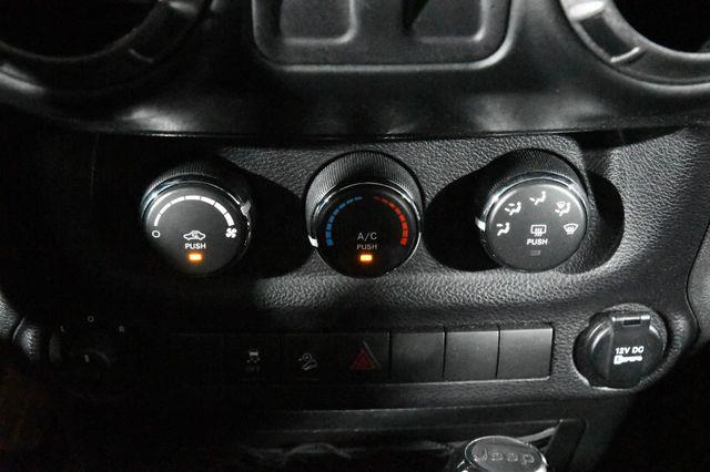 2015 Jeep Wrangler 4WD 2dr Willys Wheeler photo