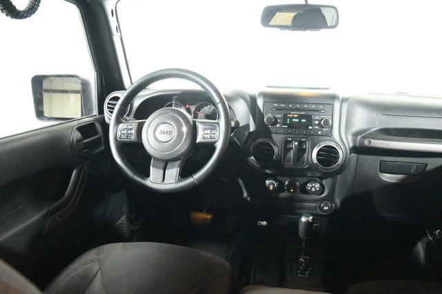 2015 Jeep Wrangler 4WD 2dr Willys Wheeler photo