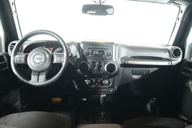2015 Jeep Wrangler 4WD 2dr Willys Wheeler photo