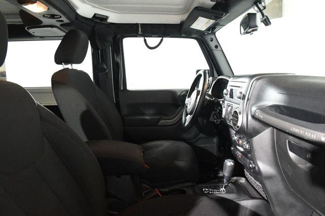 2015 Jeep Wrangler 4WD 2dr Willys Wheeler photo