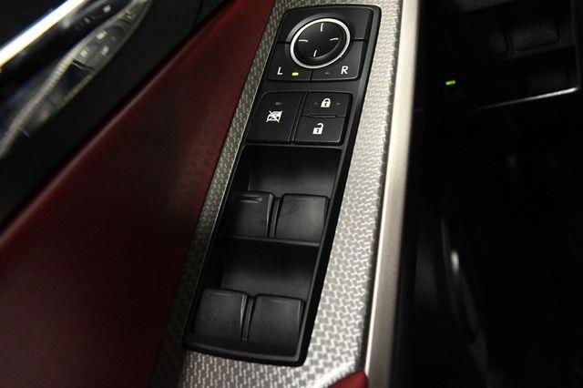 2016 Lexus IS ort photo