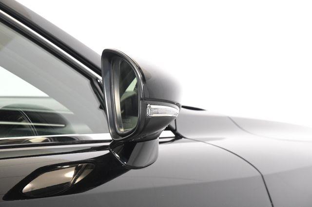 2016 Lexus IS ort photo