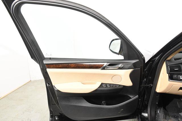 2016 BMW X3 xDrive28i Nav /Sunroof /Heated Seats photo