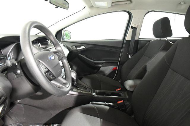 2017 Ford Focus SE photo
