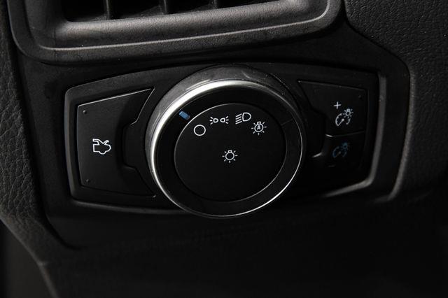 2017 Ford Focus SE photo