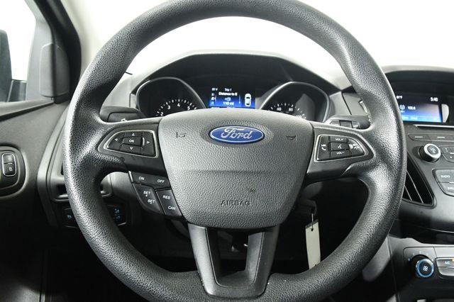 2017 Ford Focus SE photo