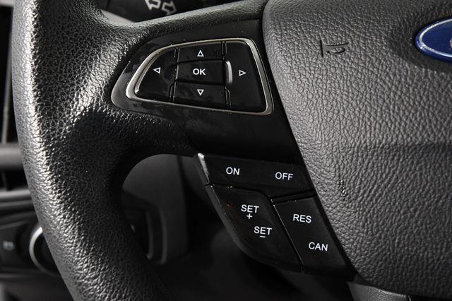 2017 Ford Focus SE photo