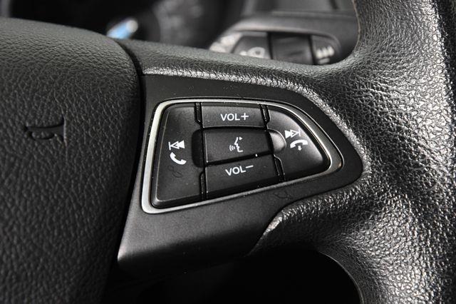 2017 Ford Focus SE photo
