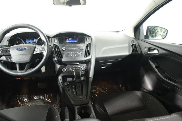 2017 Ford Focus SE photo