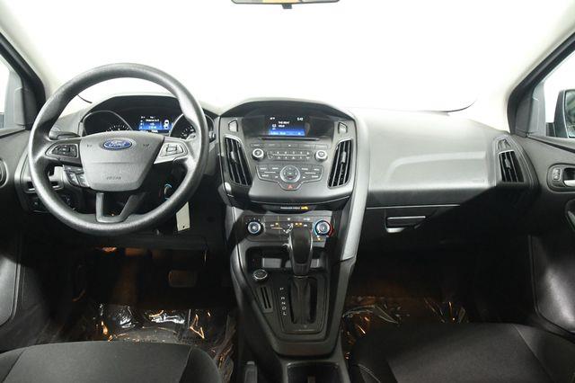 2017 Ford Focus SE photo