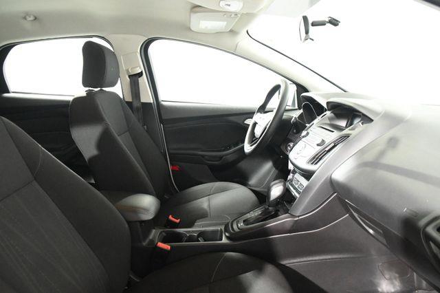 2017 Ford Focus SE photo