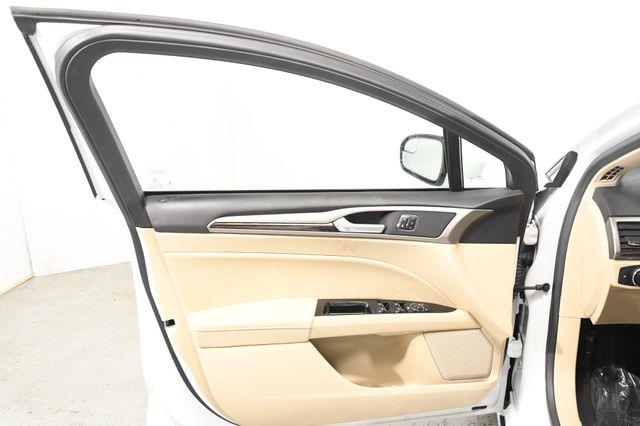 2016 Ford Fusion SE w/Nav/ Tech photo