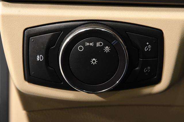 2016 Ford Fusion SE w/Nav/ Tech photo