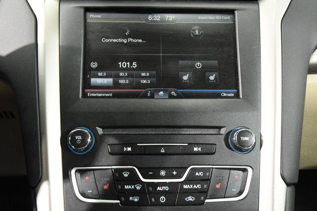 2016 Ford Fusion SE w/Nav/ Tech photo