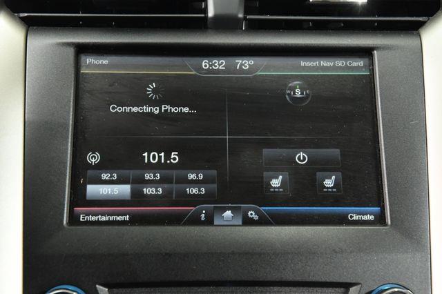 2016 Ford Fusion SE w/Nav/ Tech photo