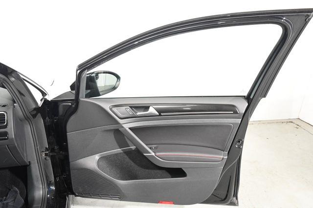 2016 Volkswagen Golf Gti SE photo