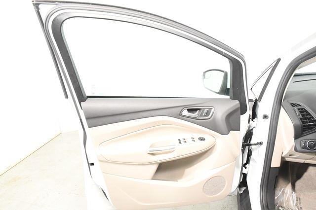 2016 Ford C-Max Energi SEL photo