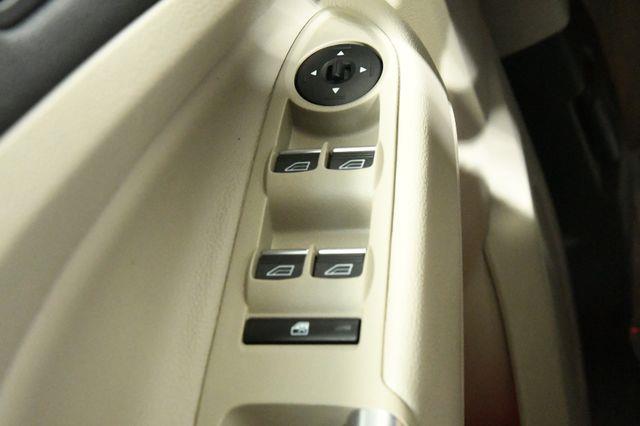 2016 Ford C-Max Energi SEL photo
