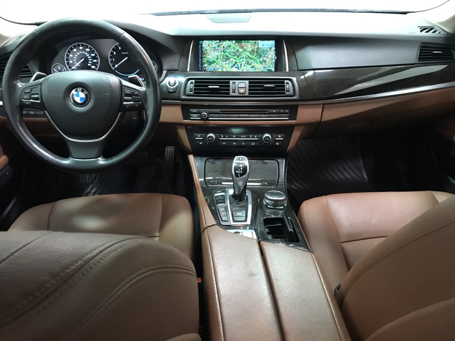 2016 BMW 5-Series 4dr Sdn 528i xDrive AWD photo