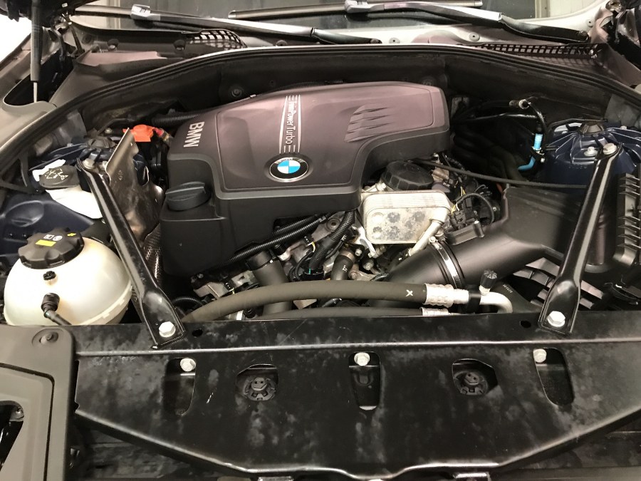 2016 BMW 5-Series 4dr Sdn 528i xDrive AWD photo