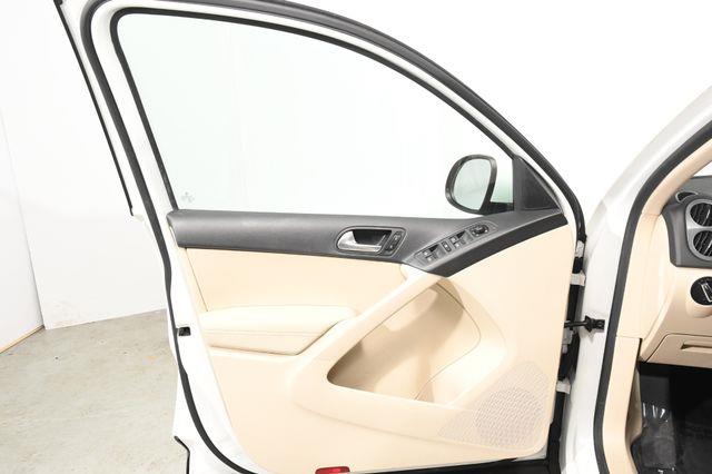 2016 Volkswagen Tiguan SE photo