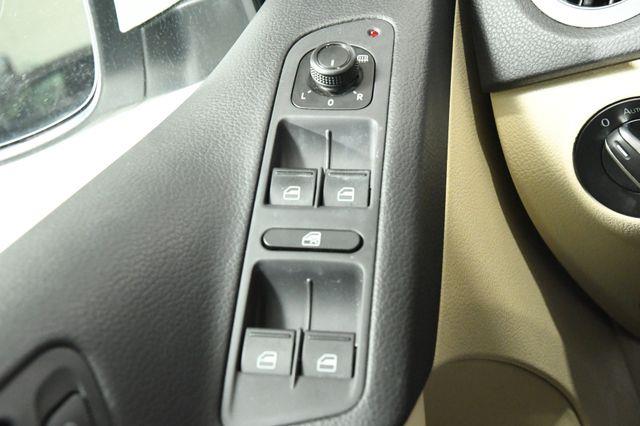 2016 Volkswagen Tiguan SE photo