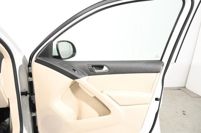 2016 Volkswagen Tiguan SE photo