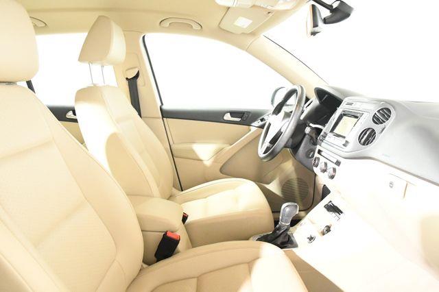2016 Volkswagen Tiguan SE photo