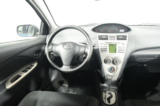 2010 Toyota Yaris photo