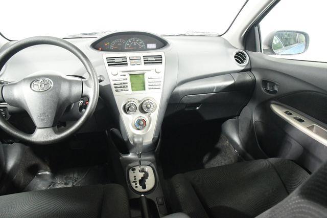 2010 Toyota Yaris photo