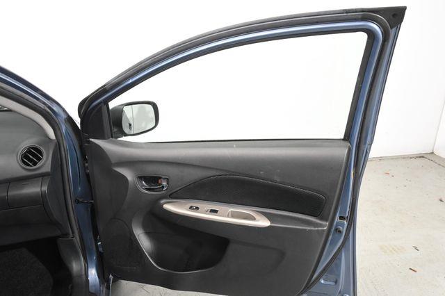 2010 Toyota Yaris photo