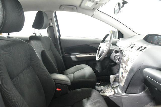 2010 Toyota Yaris photo