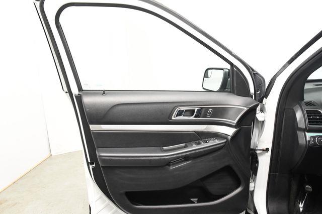 2016 Ford Explorer XLT w/ Nav & Heated Seats photo