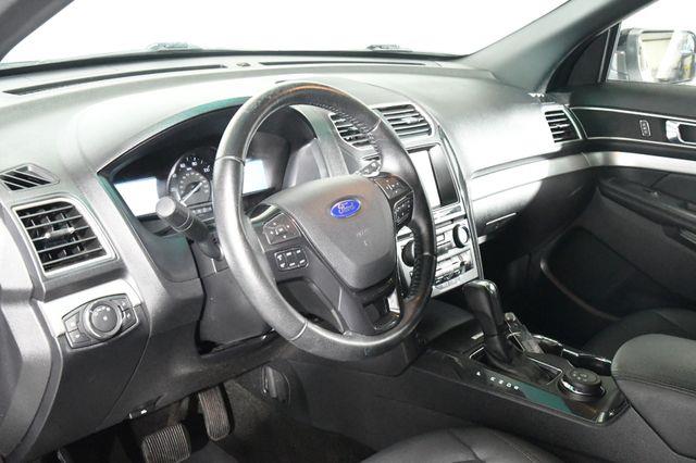 2016 Ford Explorer XLT w/ Nav & Heated Seats photo