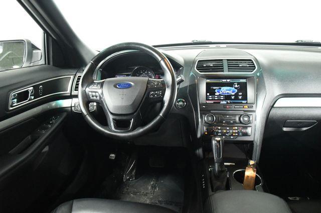 2016 Ford Explorer XLT w/ Nav & Heated Seats photo