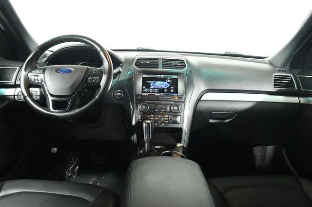 2016 Ford Explorer XLT w/ Nav & Heated Seats photo
