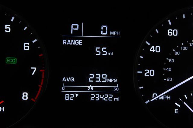 2017 Hyundai Elantra SE w/Tech photo