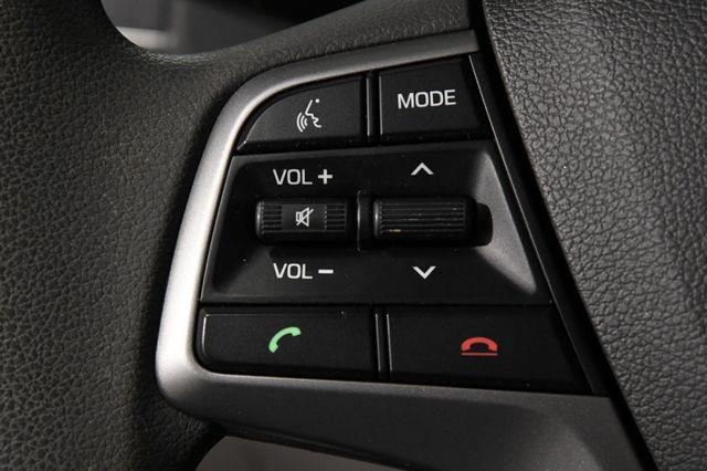 2017 Hyundai Elantra SE w/Tech photo