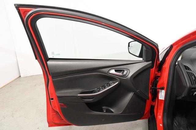 2016 Ford Focus SE photo