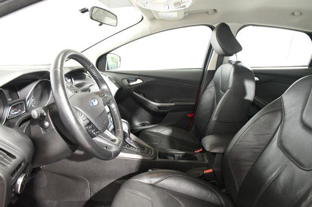 2016 Ford Focus SE photo