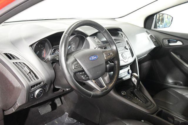 2016 Ford Focus SE photo