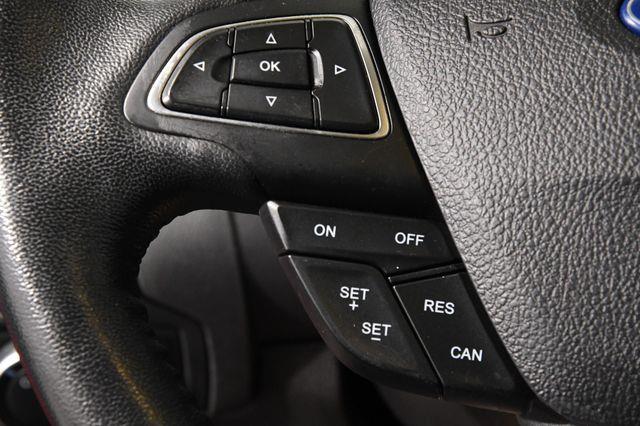 2016 Ford Focus SE photo