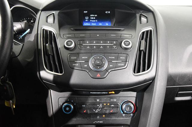 2016 Ford Focus SE photo